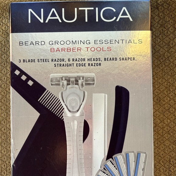 Grooming Kit - Picture 2 of 3